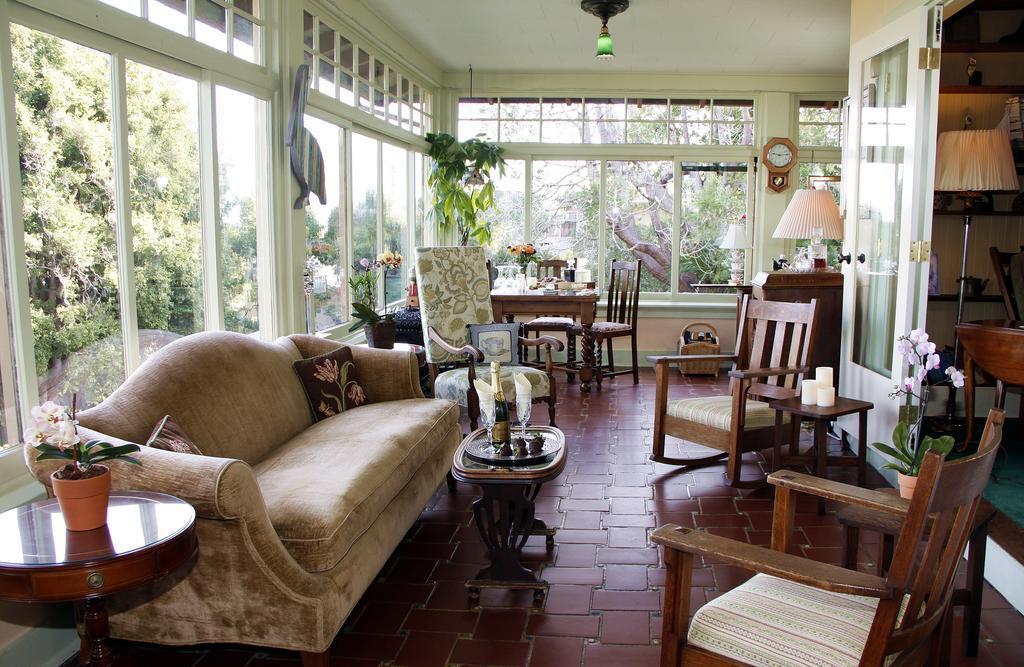 モントレー ジャバウォックベッド＆ブレックファスト Bed & Breakfast エクステリア 写真