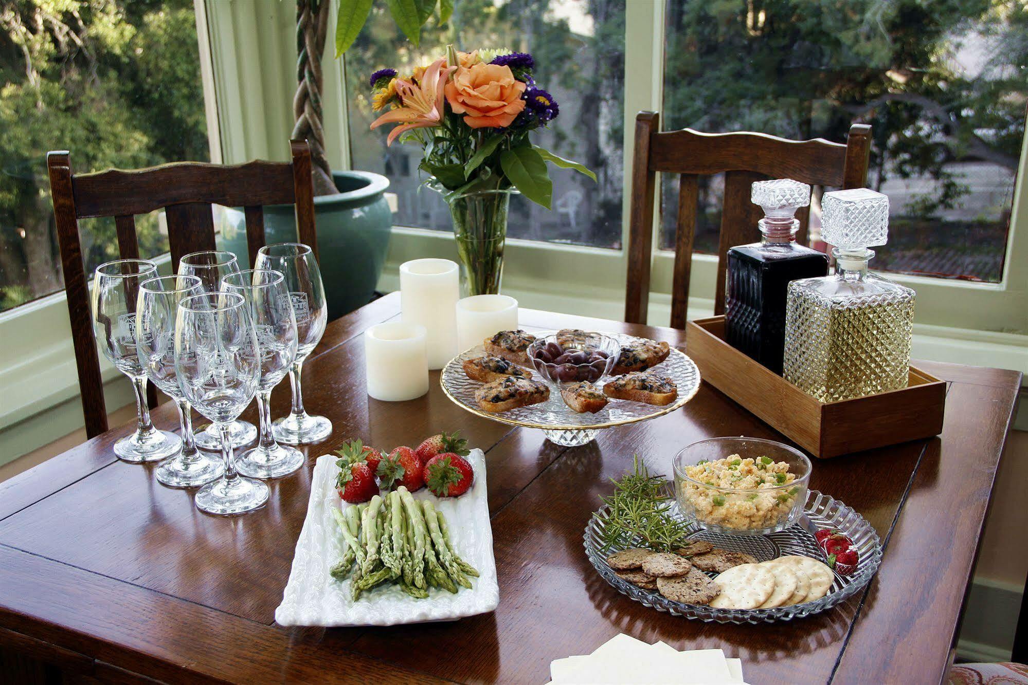 モントレー ジャバウォックベッド＆ブレックファスト Bed & Breakfast エクステリア 写真
