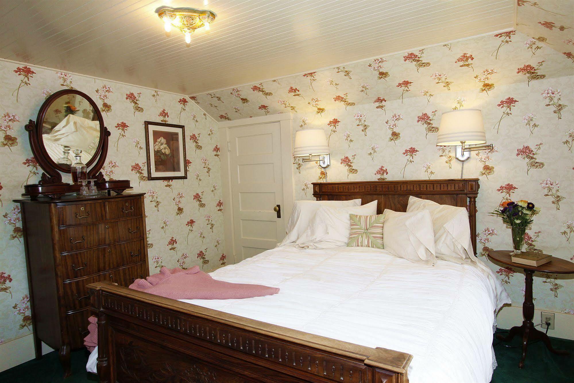 モントレー ジャバウォックベッド＆ブレックファスト Bed & Breakfast エクステリア 写真